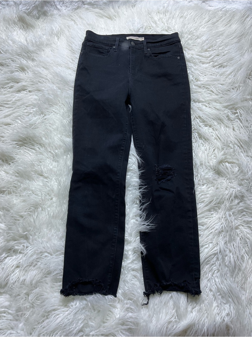 LEVI'S 724 High Rise Straight Crop in Black Pixel